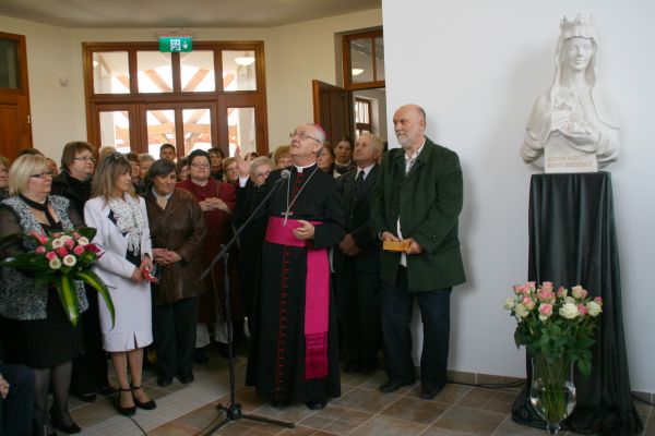 szent-erzsebet-51B49DD46-6648-863E-AC72-FFD25CE9E4D0.jpg